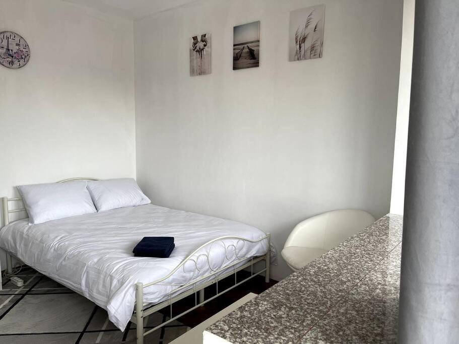 Studio Facultatea De Drept Bucharest Luaran gambar